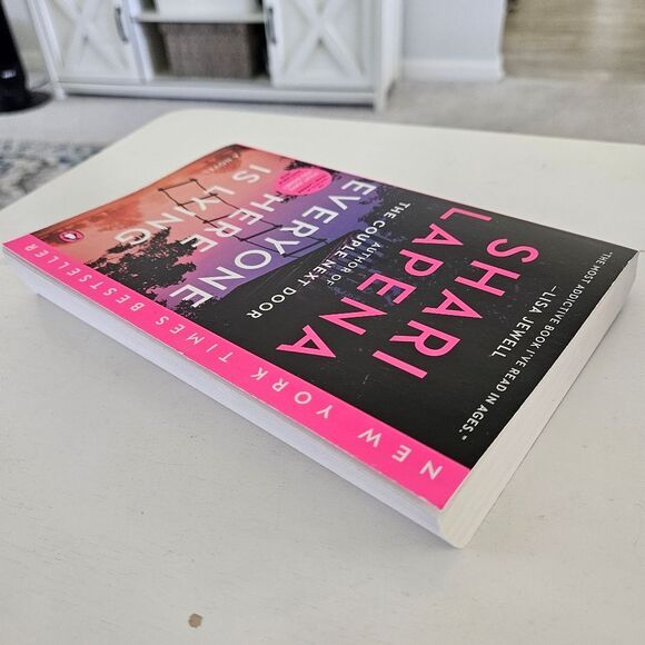 NEW Everyone Here Is Lying Shari Lapena New York Times Bestseller Novel Book - Picture 3 of 4